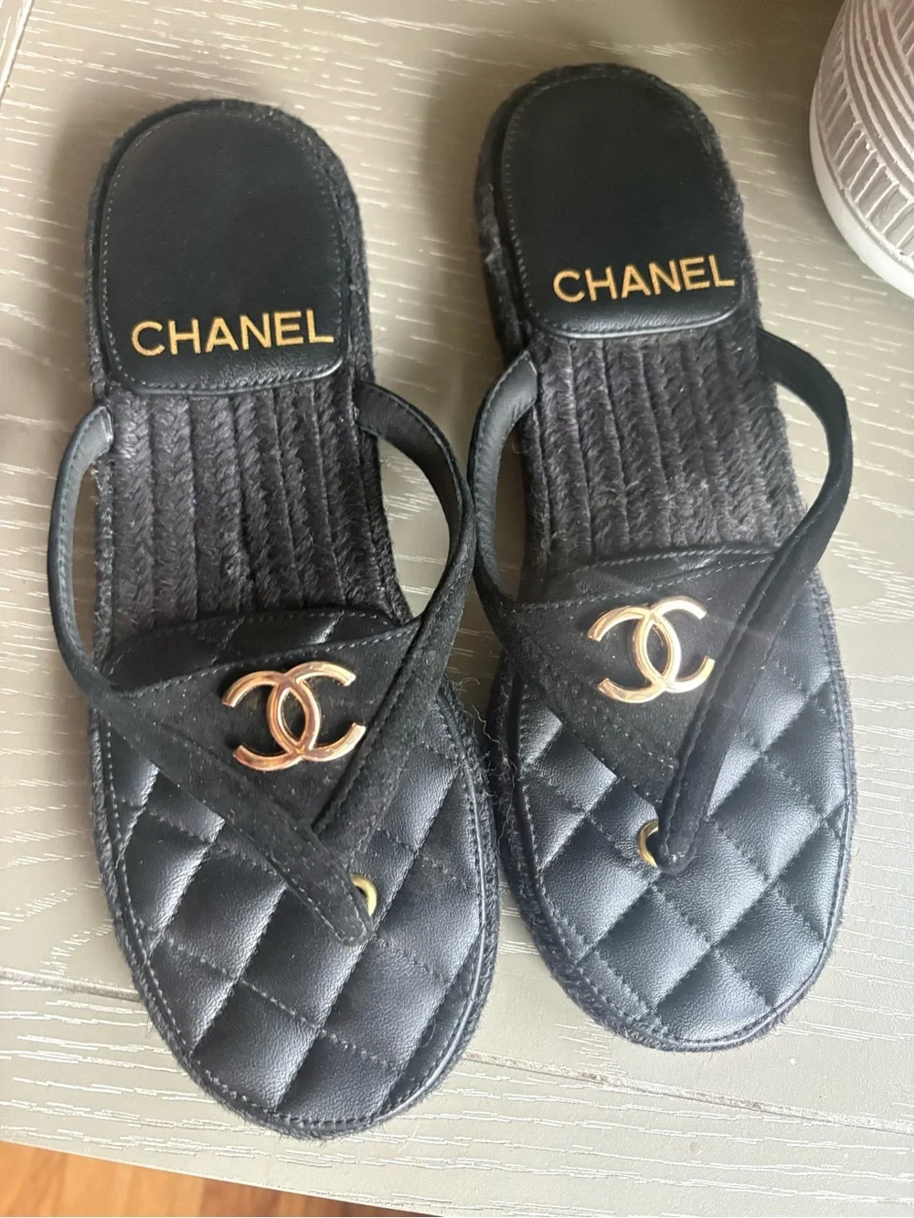 Fashion  Black Suede Thong Sandals with Gold CC Logo
